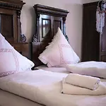 Malom Udvar * Obanya
